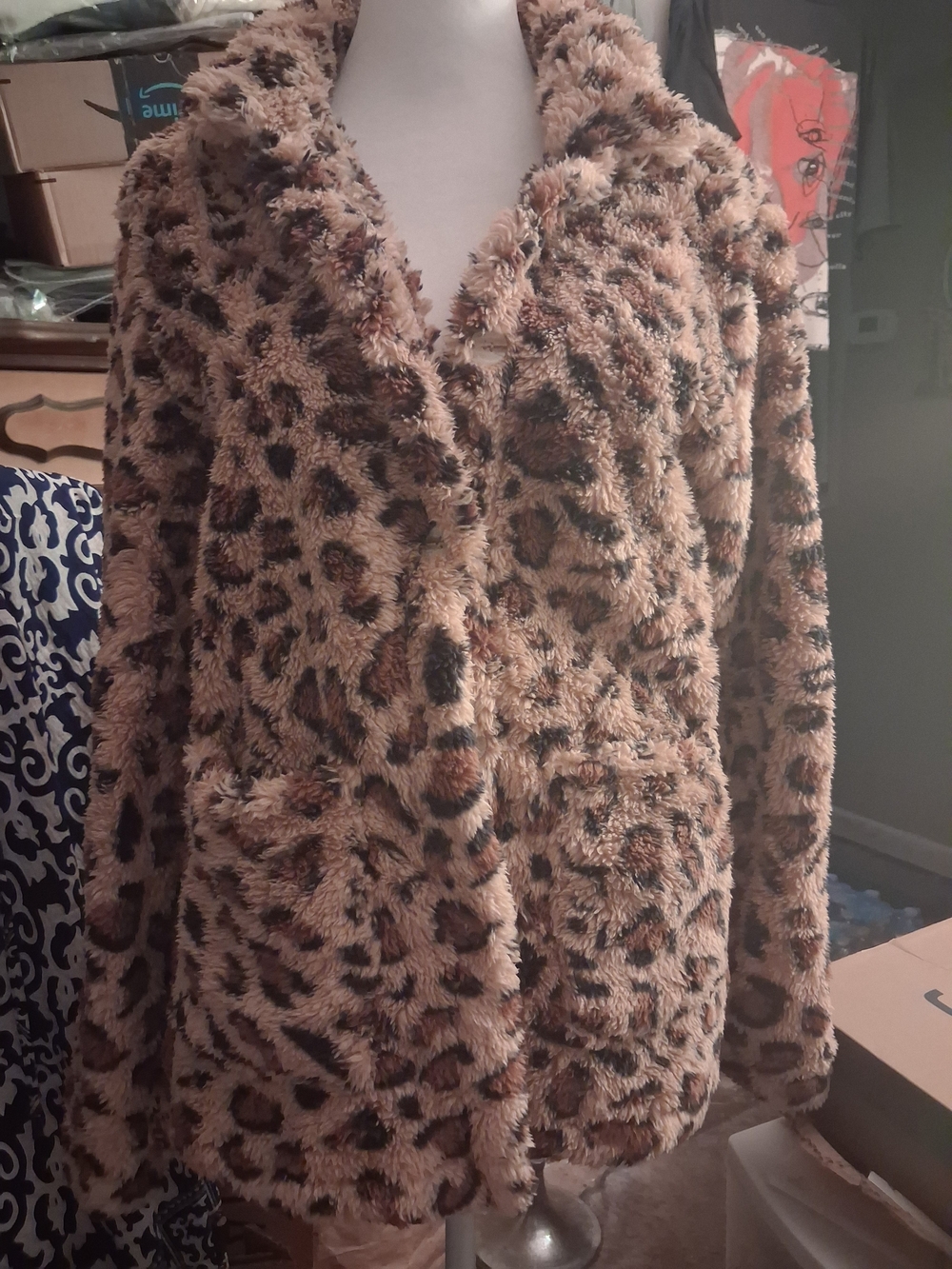 New,Faux Fur Leopard Print Button Front Collar Fuzzy Fleece Jacket, Pockets Med.